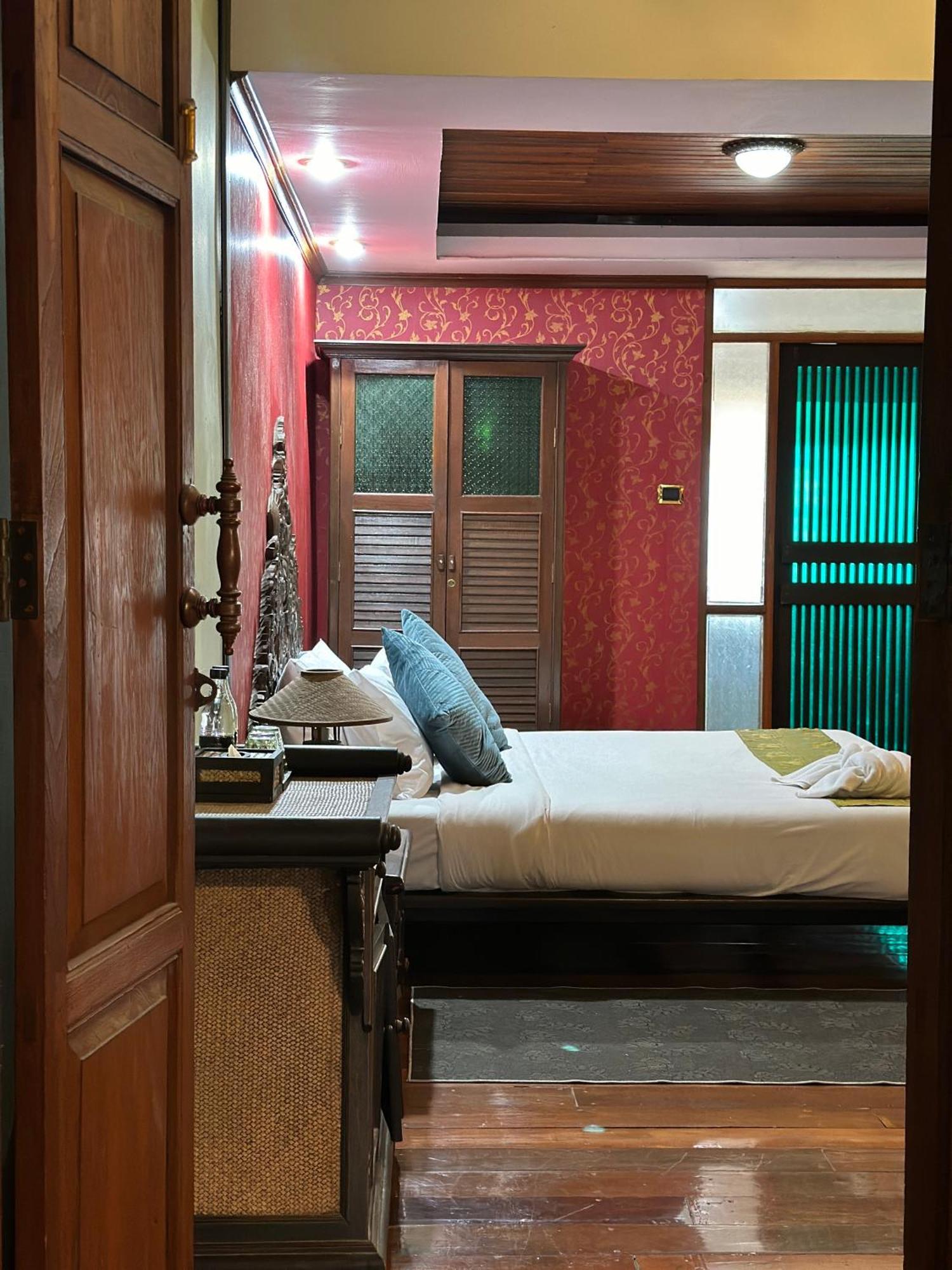 Tony'S Place Ayutthaya Kültér fotó
