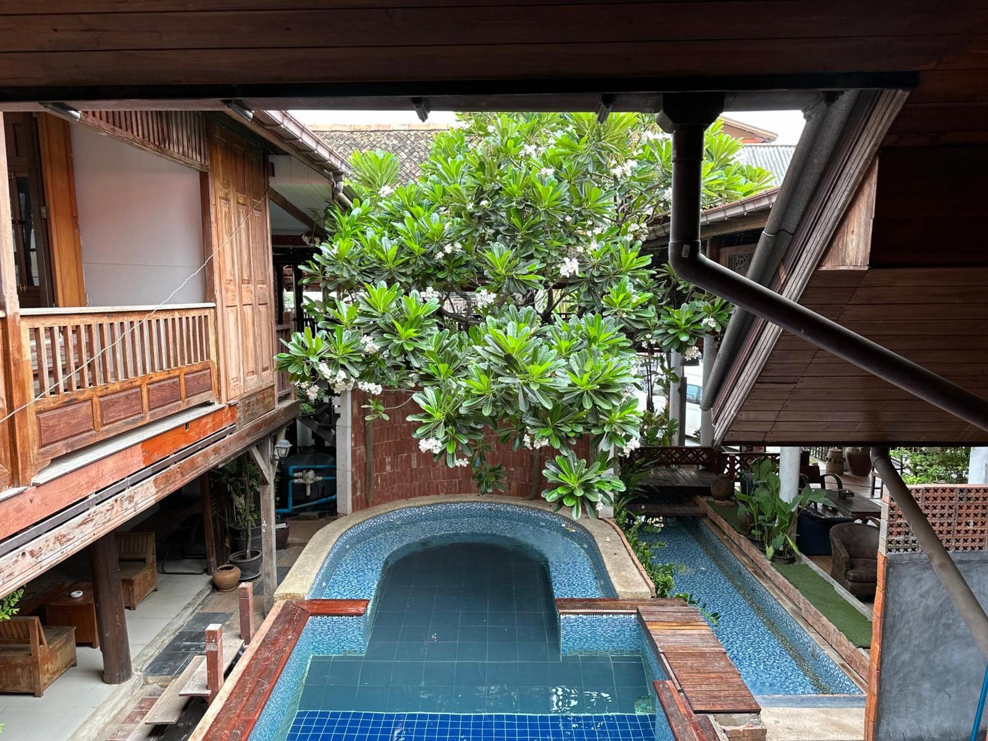 Tony'S Place Ayutthaya Kültér fotó
