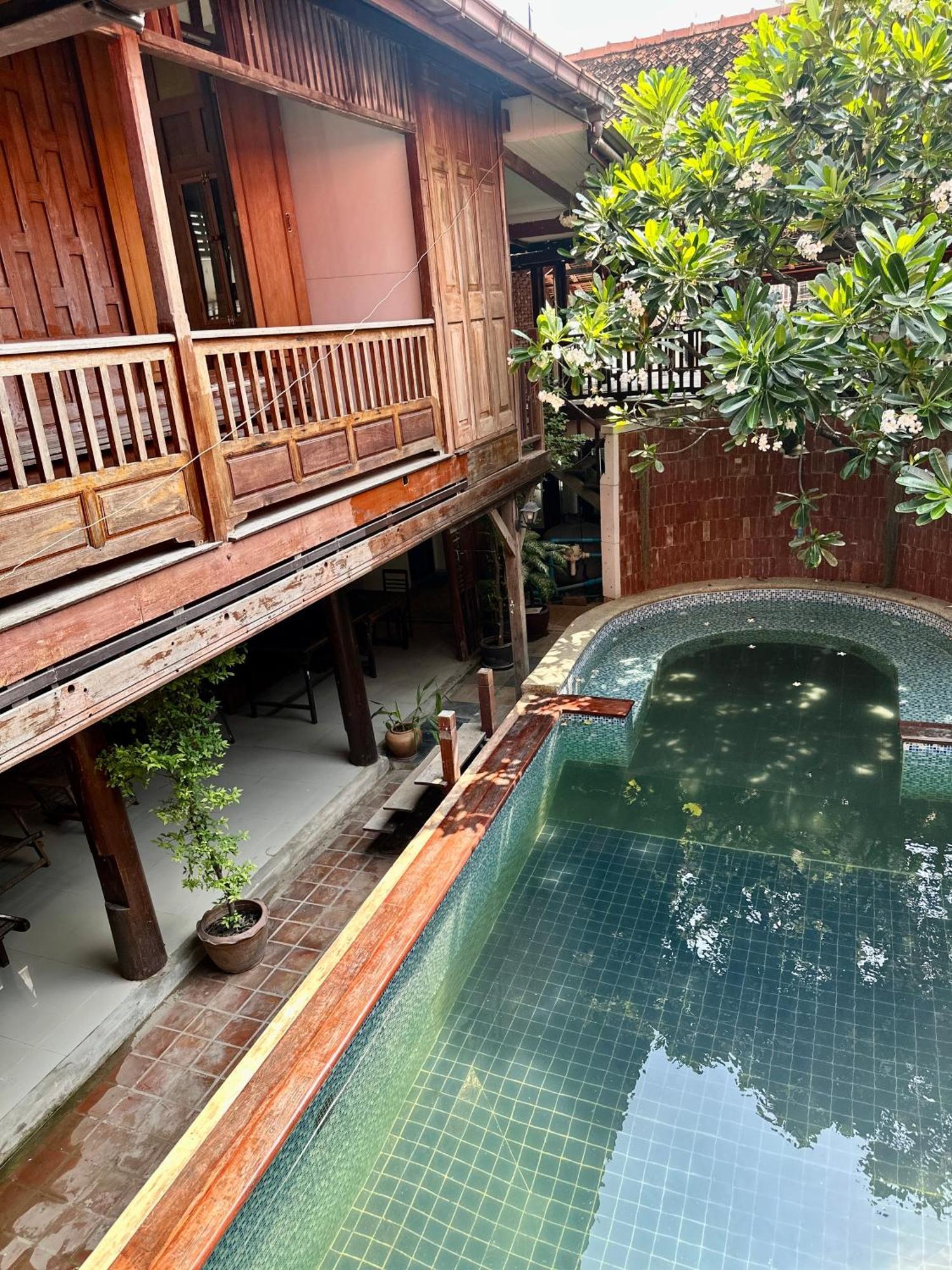 Tony'S Place Ayutthaya Kültér fotó