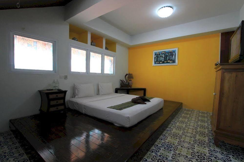 Tony'S Place Ayutthaya Kültér fotó
